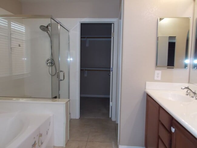Building Photo - Welcome to your perfect summer retreat!
