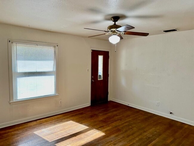 Building Photo - 931 Cheatham St
