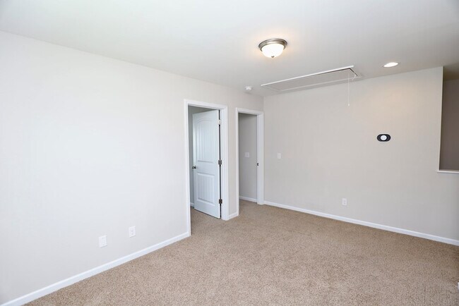 Building Photo - 3680 Moseley Dr