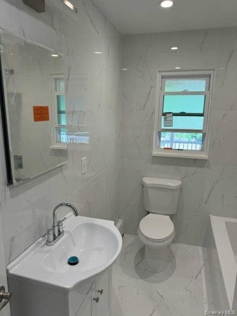 Building Photo - 4 Willow St