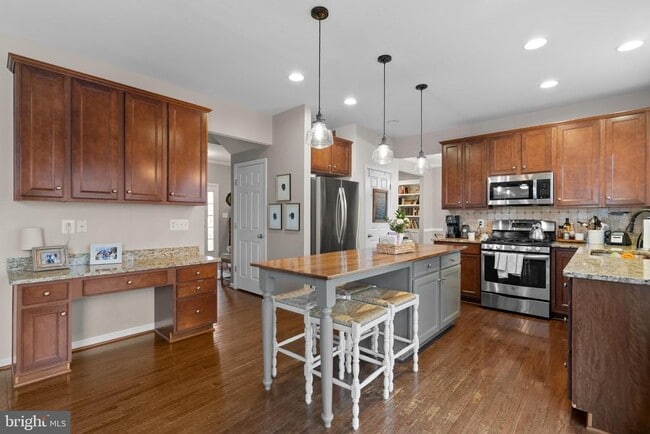 Building Photo - 35507 St James Dr