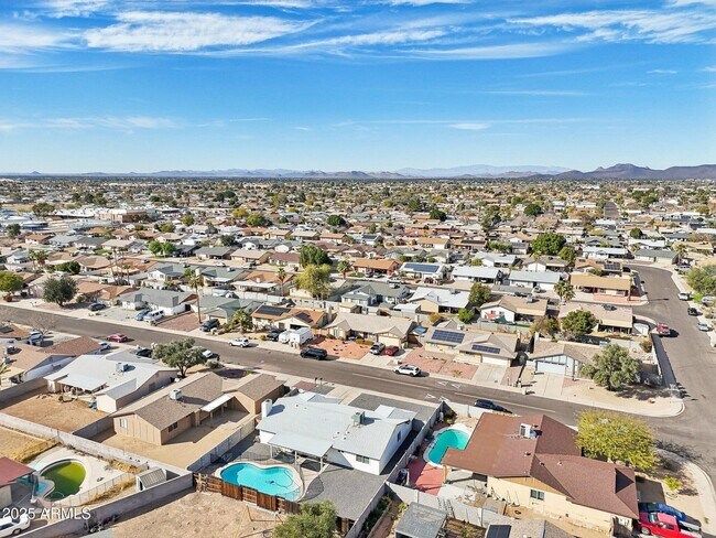 Building Photo - 6123 W Karen Lee Ln
