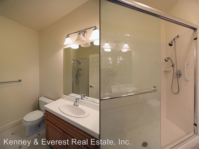 Building Photo - 3 br, 3.5 bath House - 11 West Barberry Place
