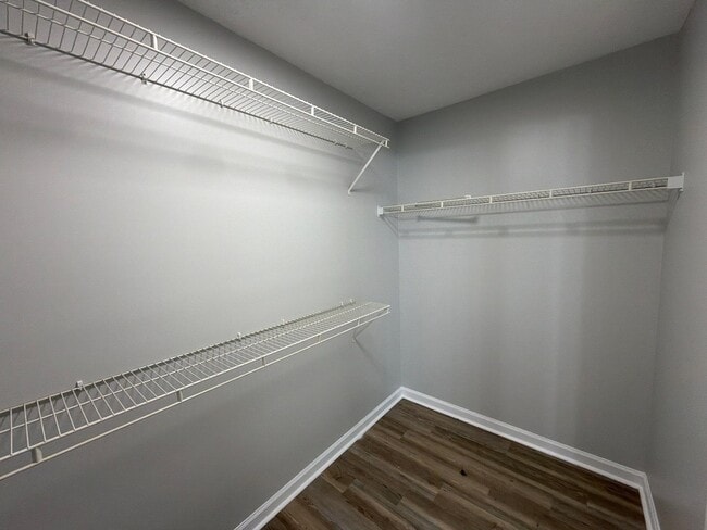 Building Photo - 103 Kestrel Ct SW