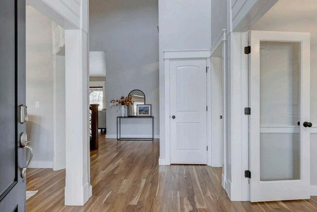 Building Photo - Beautiful home perfect for entertaining