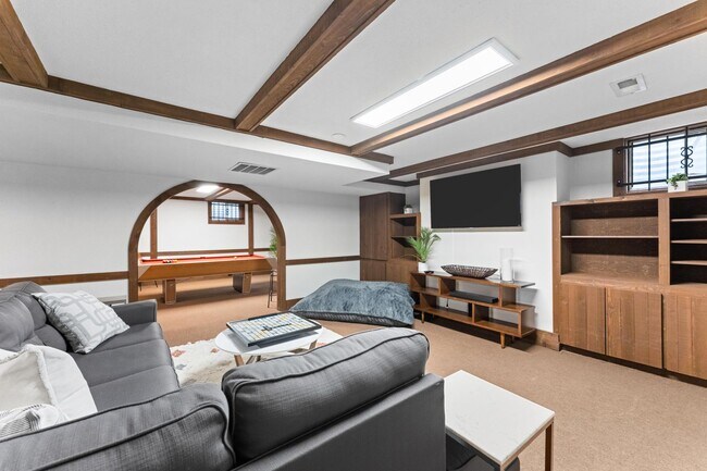 Building Photo - Fully Furnished Luxury Estate in Boise's Lower Highlands