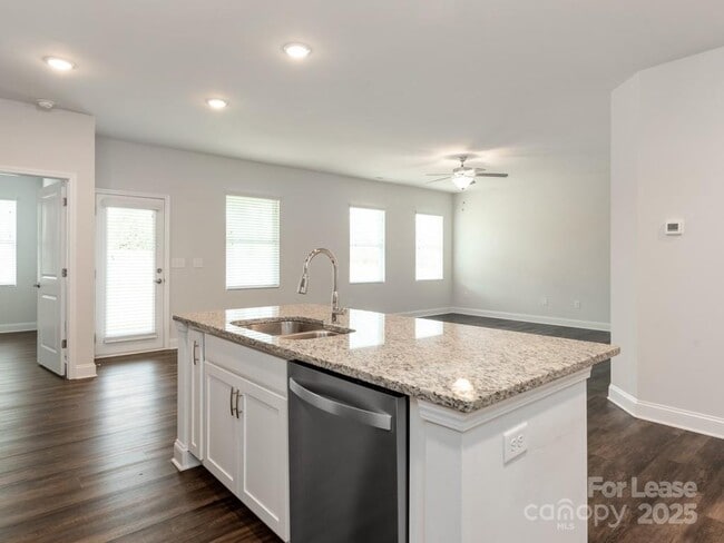 Building Photo - 4512 Grove Manor Dr