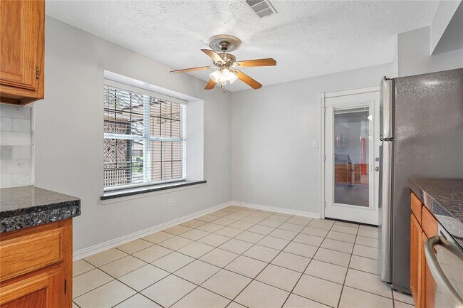 Building Photo - 13622 Wimbledon Oaks Dr