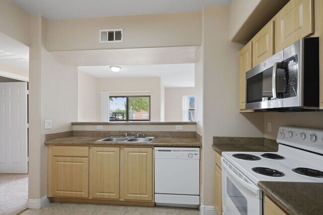 Building Photo - 8000 W Badura Ave