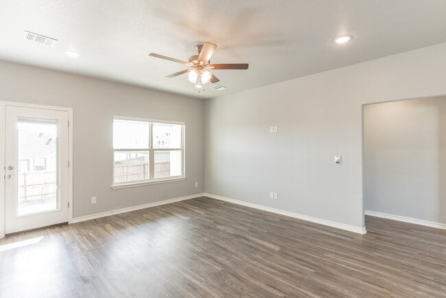 Building Photo - 117 Mike Warner Dr
