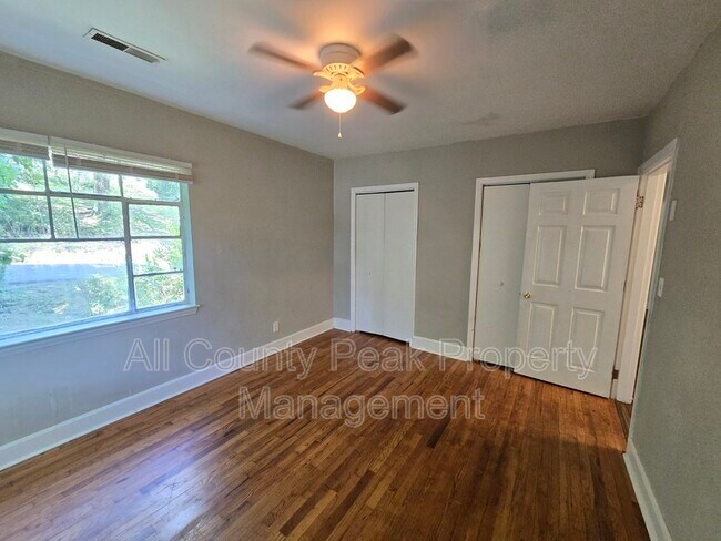Building Photo - 111 Hollyberry Ln