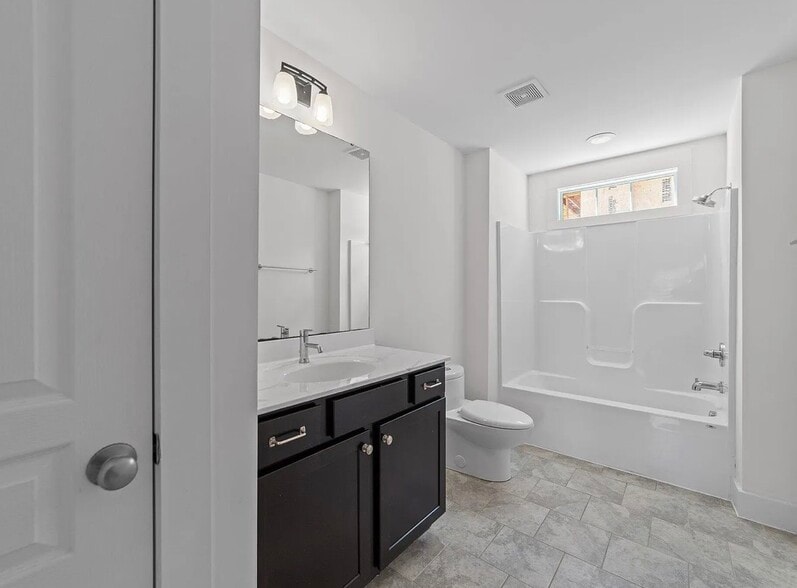 Shared bathroom with one other roommate - 1011 Parker St