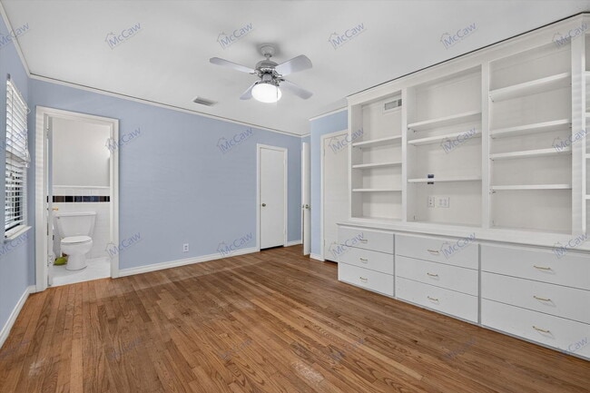 Building Photo - 3550 Ainsworth Dr