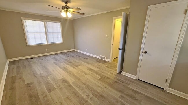 Building Photo - Modern Charm: Spacious 4-Bedroom Home with Inviting Amenities in Valdosta, GA