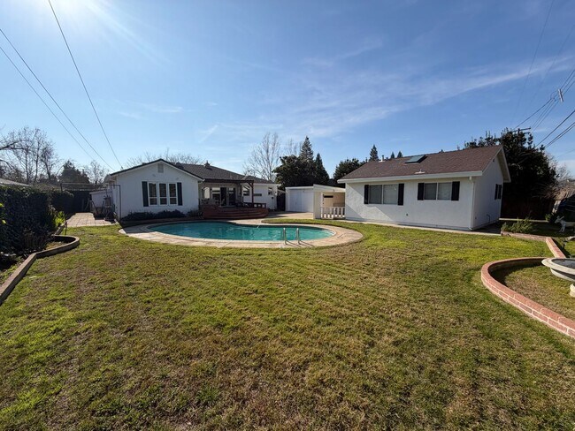 Building Photo - 2 bedroom | 2 bathroom | Single family home in Arden Park