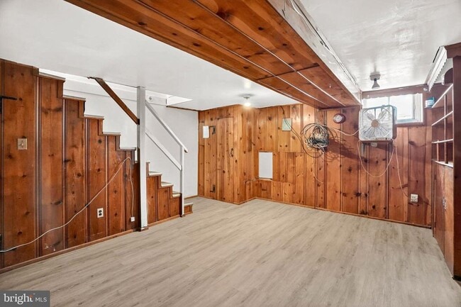 Building Photo - 5427 Channing Rd