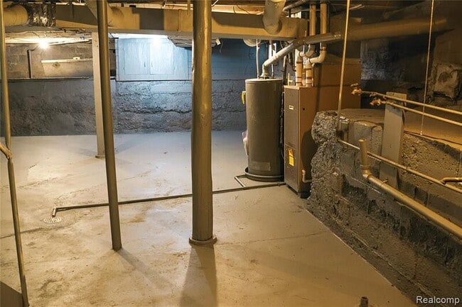 Building Photo - 618 Clinton St