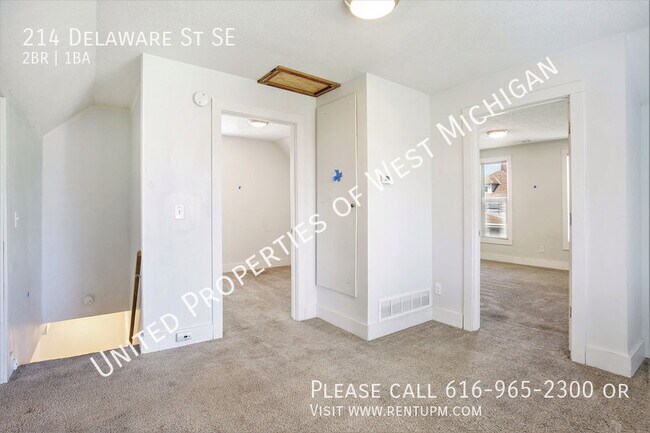 Building Photo - 214 Delaware St SE