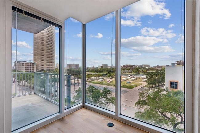 Building Photo - 777 N Ashley Dr