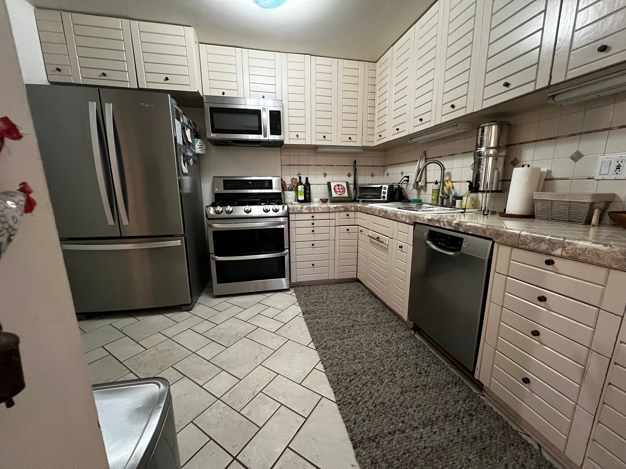 Building Photo - 21980 Alta Dr