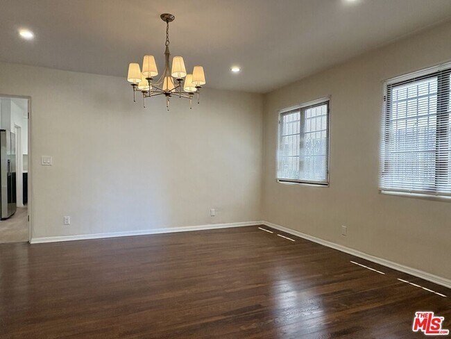 Building Photo - 170 N Orange Dr