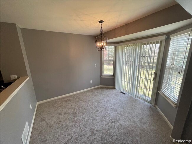 Building Photo - 8767 Hardwood Dr