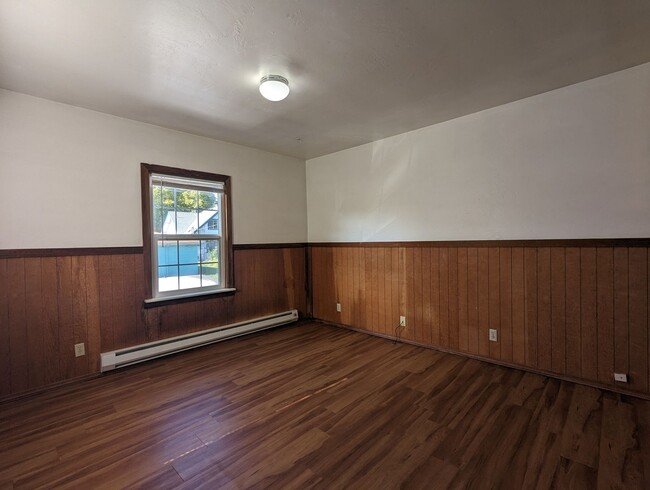 Building Photo - Great 1-Bedroom 1-Bath Apartment In Downto...