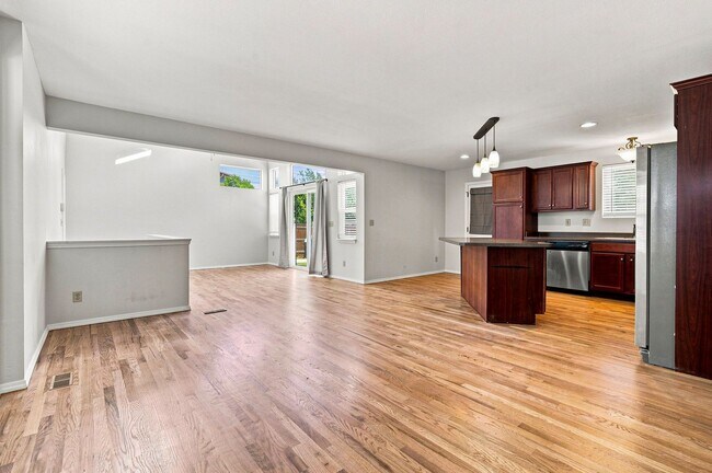Building Photo - 3425 Talcott Terrace