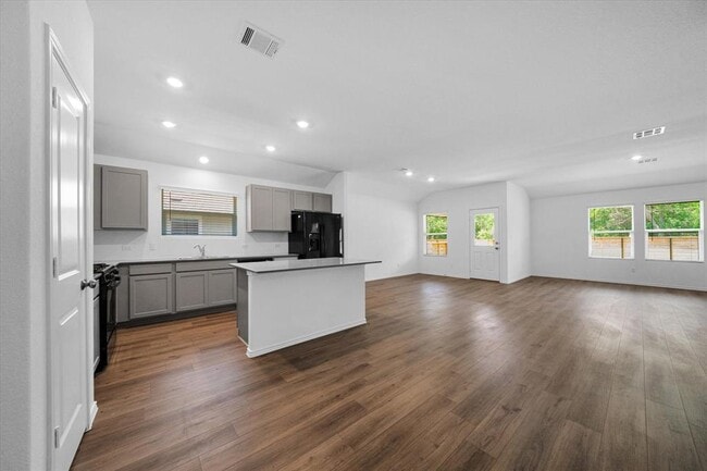 Building Photo - 145 Crawford