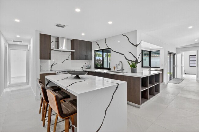 Building Photo - 20833 Sonrisa Way