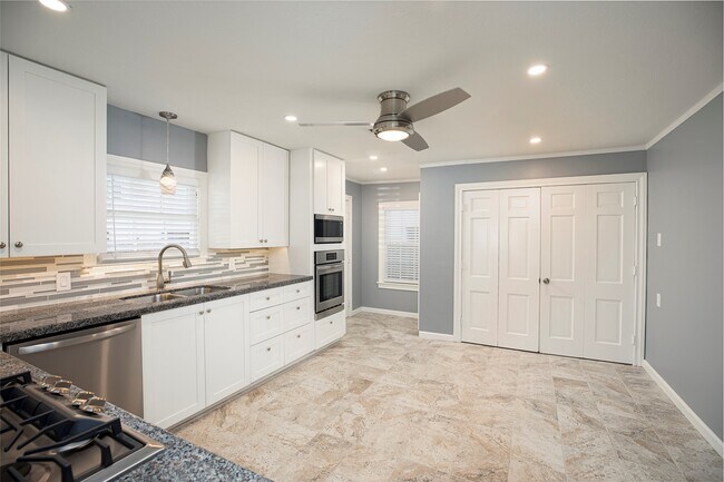 Building Photo - 1202 Birdsall St