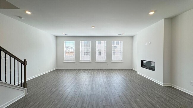Building Photo - 9 Peeples Dr
