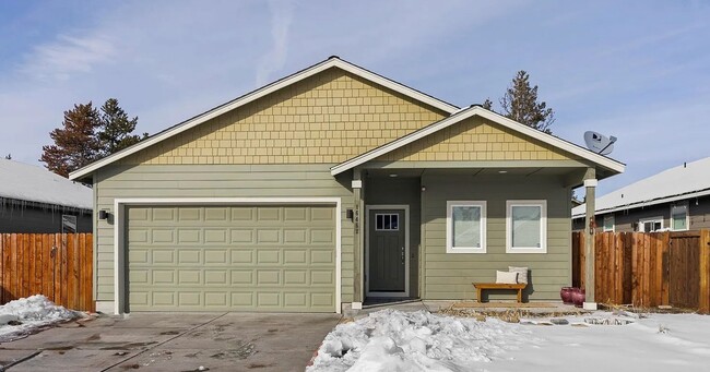 Primary Photo - Charming 3-Bedroom, 2-Bathroom Home in Hun...