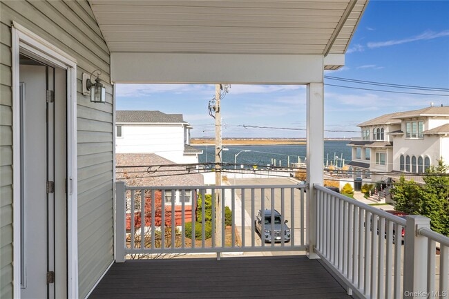 Building Photo - 105 Arizona Ave