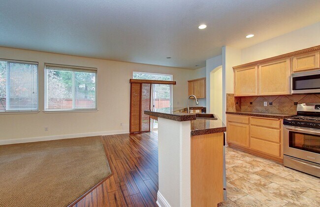 Building Photo - East Vancouver- Beautiful 5 bedroom