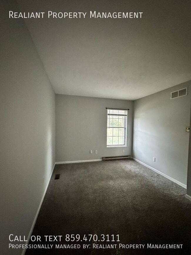 Building Photo - 1044 Tatesbrook Dr