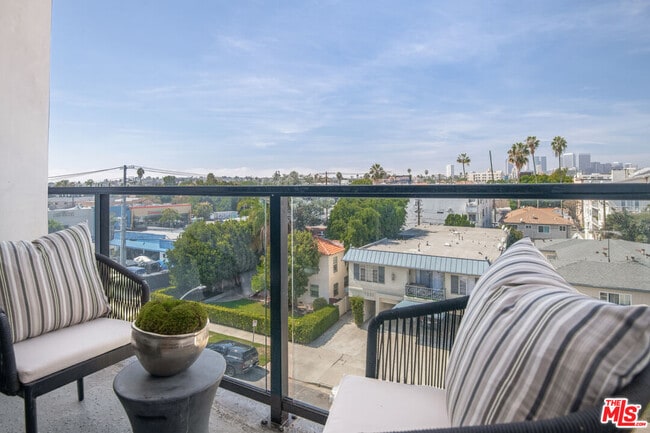 Building Photo - 1226 S Bedford St