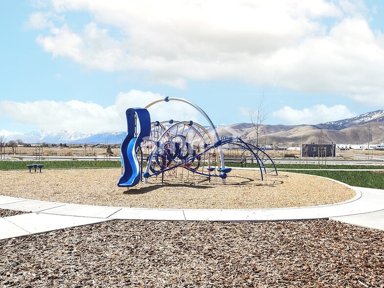 Building Photo - 2476 Devin Ave