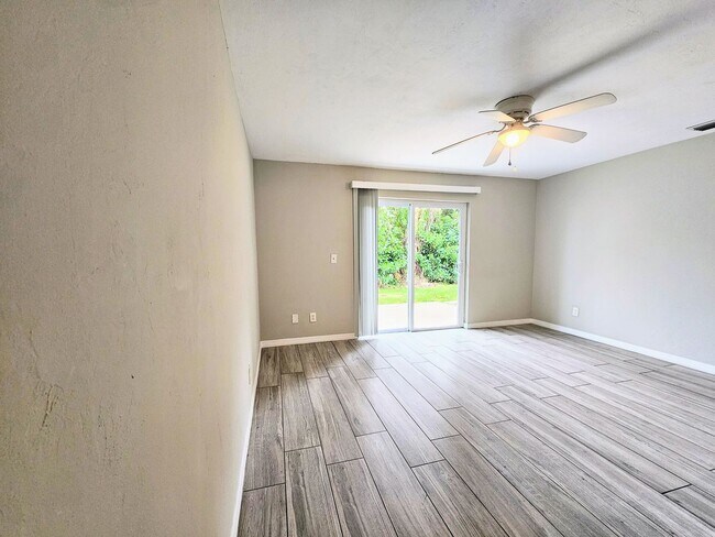 Building Photo - Charming 3BR Retreat with Private Patio & Spacious Yard