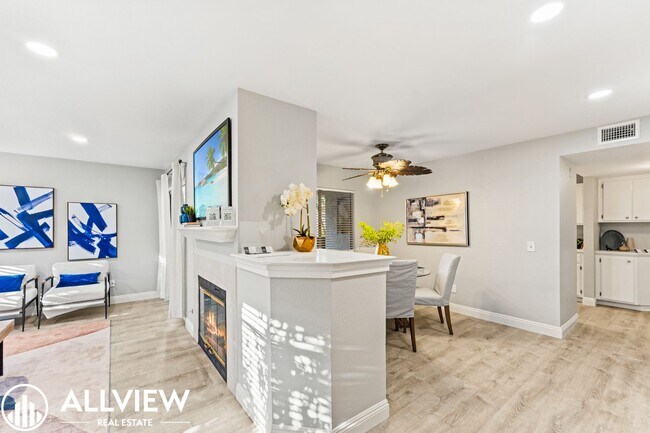 Building Photo - Beautifully Updated 2 Bed/2 Bath in Guard-Gated Ritz Pointe Community!