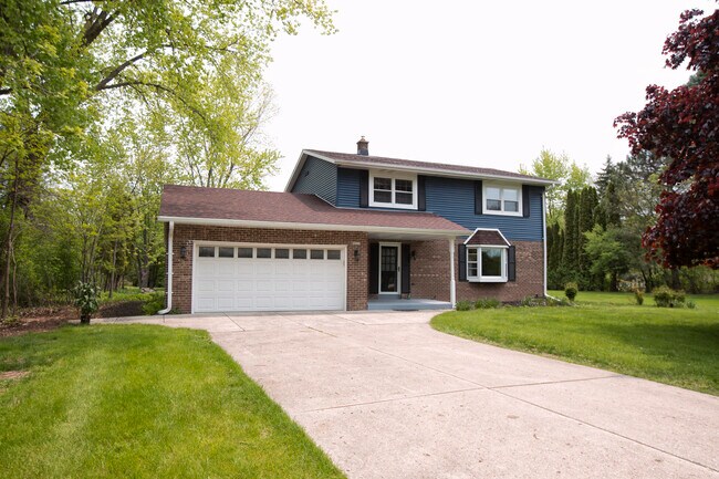 Primary Photo - 10234 N La Cresta Dr