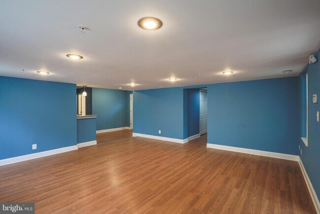 Building Photo - 4905 Ridge Ave