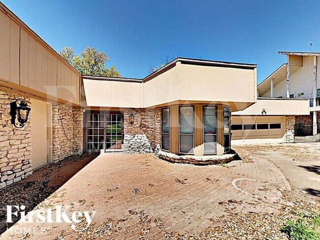 Building Photo - 7701 Skylake Dr