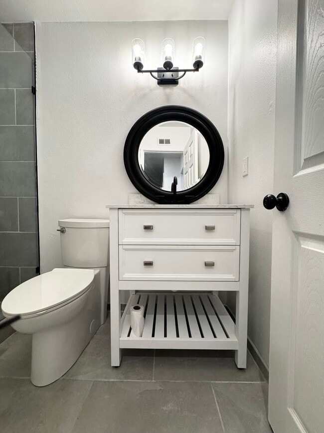 Building Photo - 6728 Omega Dr