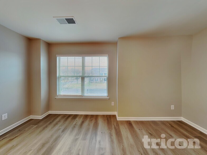 Building Photo - 10031 Wrigley Dr