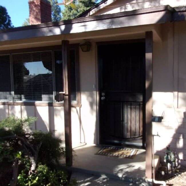 Building Photo - Spacious Private Home with Pool on Nearly Half an Acre