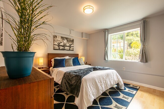 Building Photo - 234 Del Prado Dr