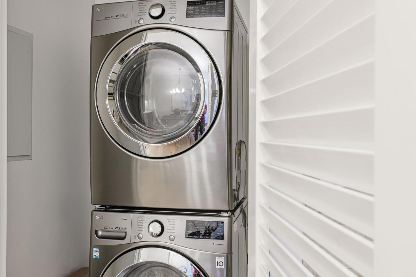 Building Photo - 600 El Camino Real