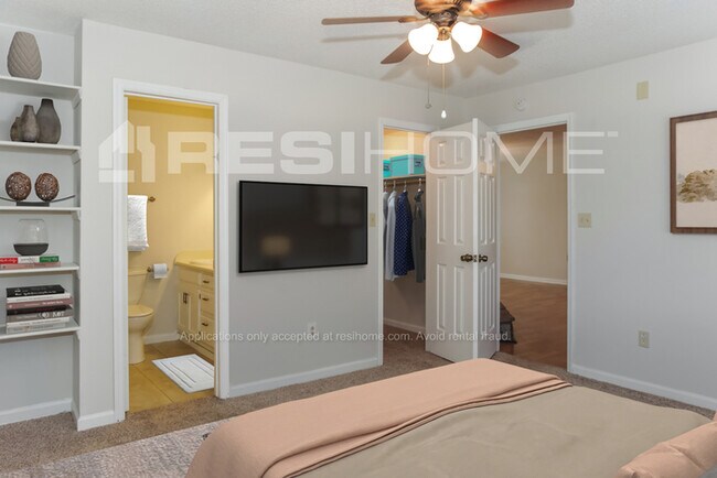 Building Photo - 116 Eula Way