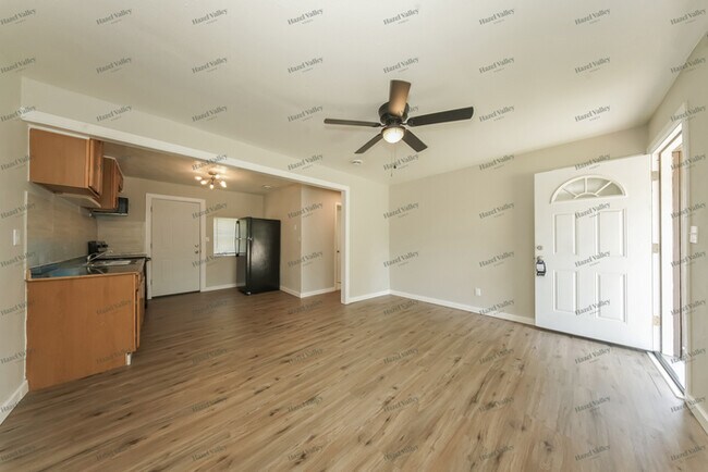 Building Photo - 2653 SW 45th St
